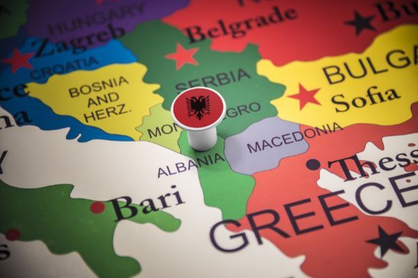 Nemzetközi utak az EU-n kívülre: mire figyeljünk az albán fuvaroknál?